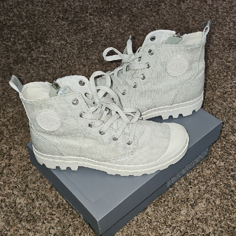 Palladium WHISPER GREEN, Pampa Zip Desert Wash Shoes. Sz 9.5. Like NEW!!